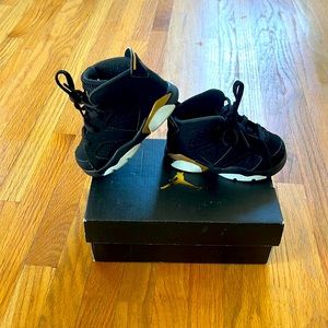 Little boy Jordan 6 retro size 5